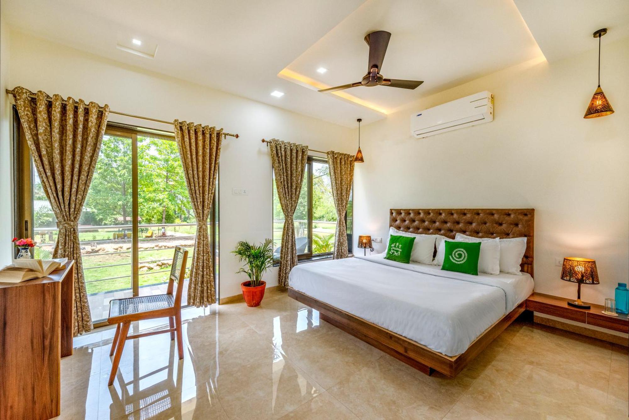 Saffronstays Lakeview Nivara - Farm Stay Villa With Private Pool Near Pune Exterior photo