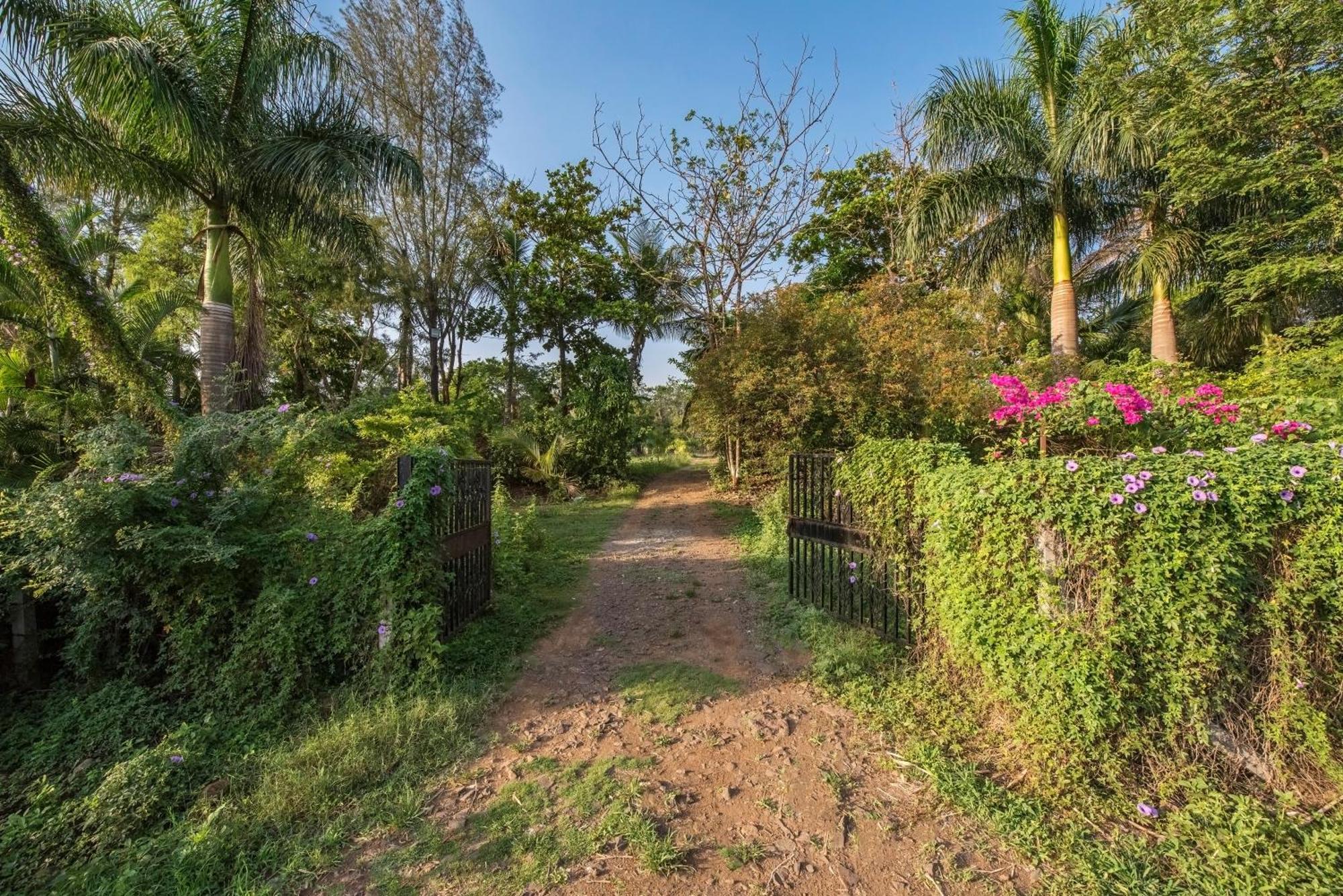 Saffronstays Lakeview Nivara - Farm Stay Villa With Private Pool Near Pune Exterior photo